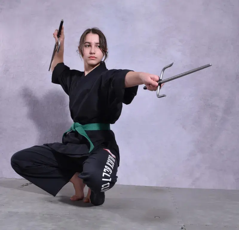 teens practicing moves for teens self defense lessons